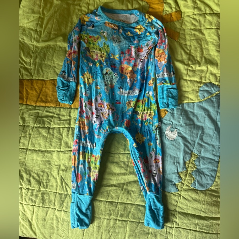 Little Sleepies Around the World Crescent Zippy
